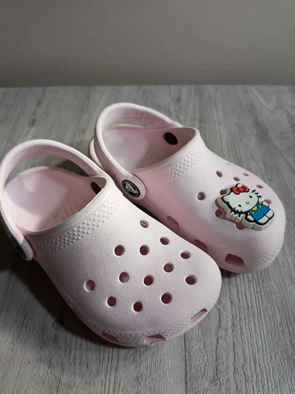Crocs rosa Hello kitty - Foto 2