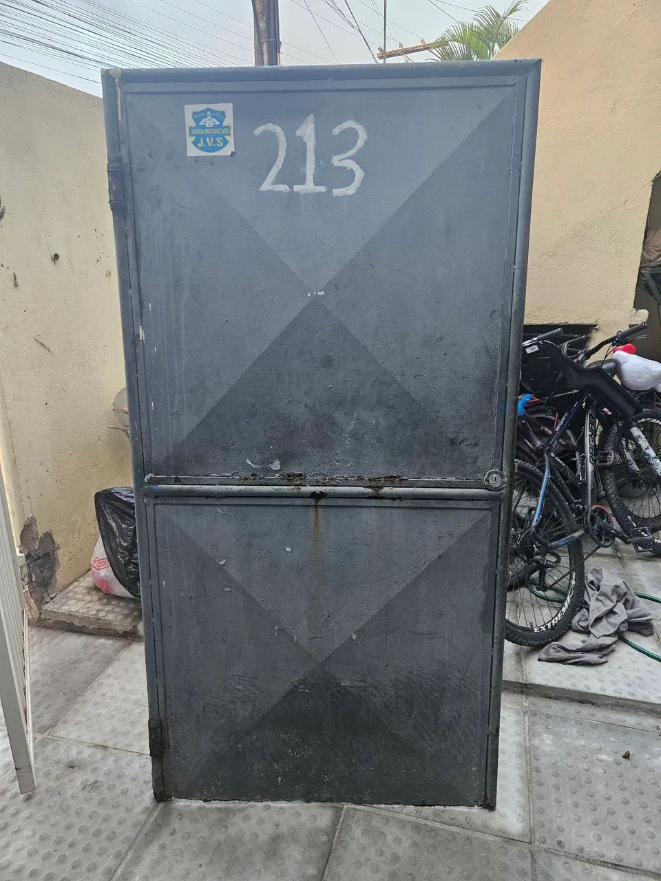 Portões de Ferro Reforçados - Vendo Grande e Pequeno - Foto 3