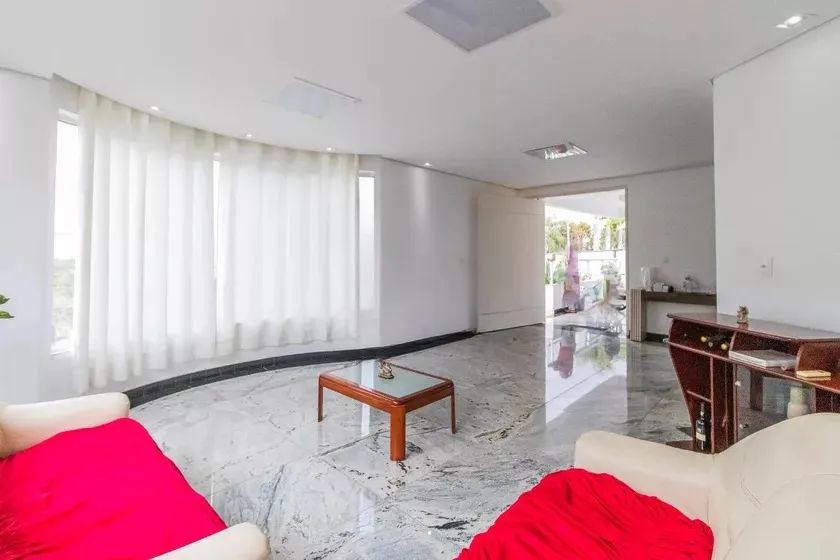 Casa à Venda - Bandeirantes, 6 Quartos, 700 m2 - Foto 4