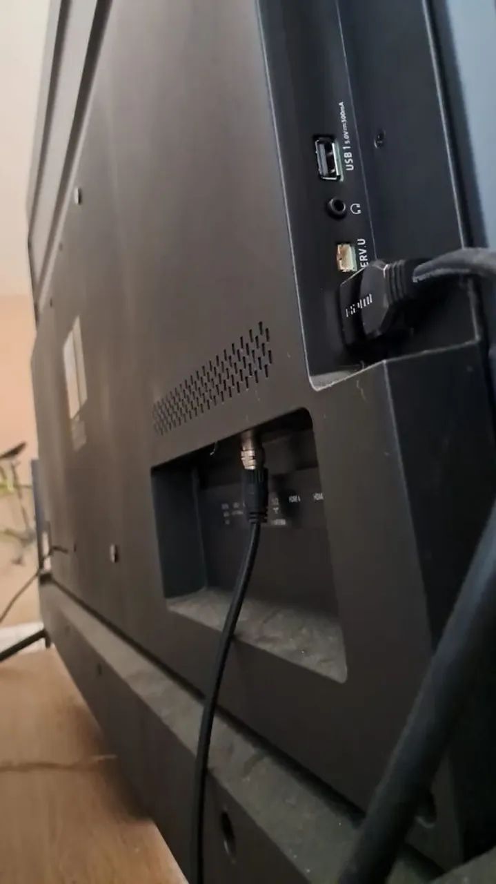 Vendo TV Philips 70 polegadas 4k modelo PUG 7408 - Foto 4