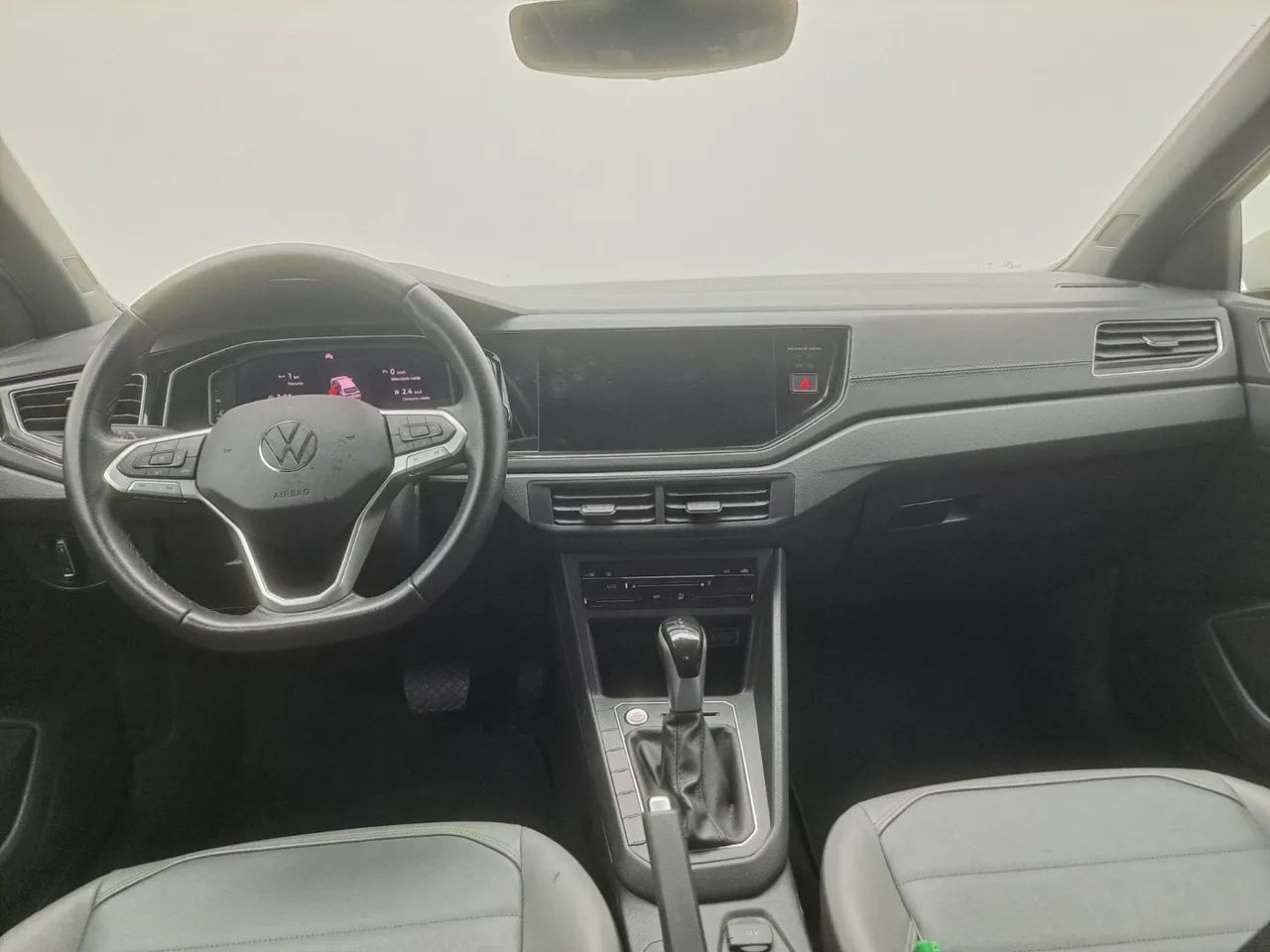 Volkswagen Nivus Highline 1.0 200 TSI Flex Aut., foto 15 de 18