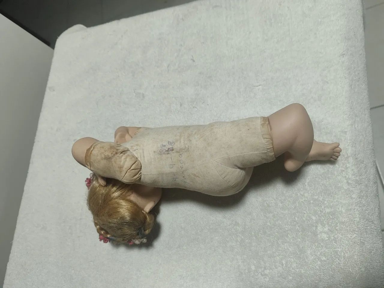Boneca antiga em tecido e porcelana  - Foto 4
