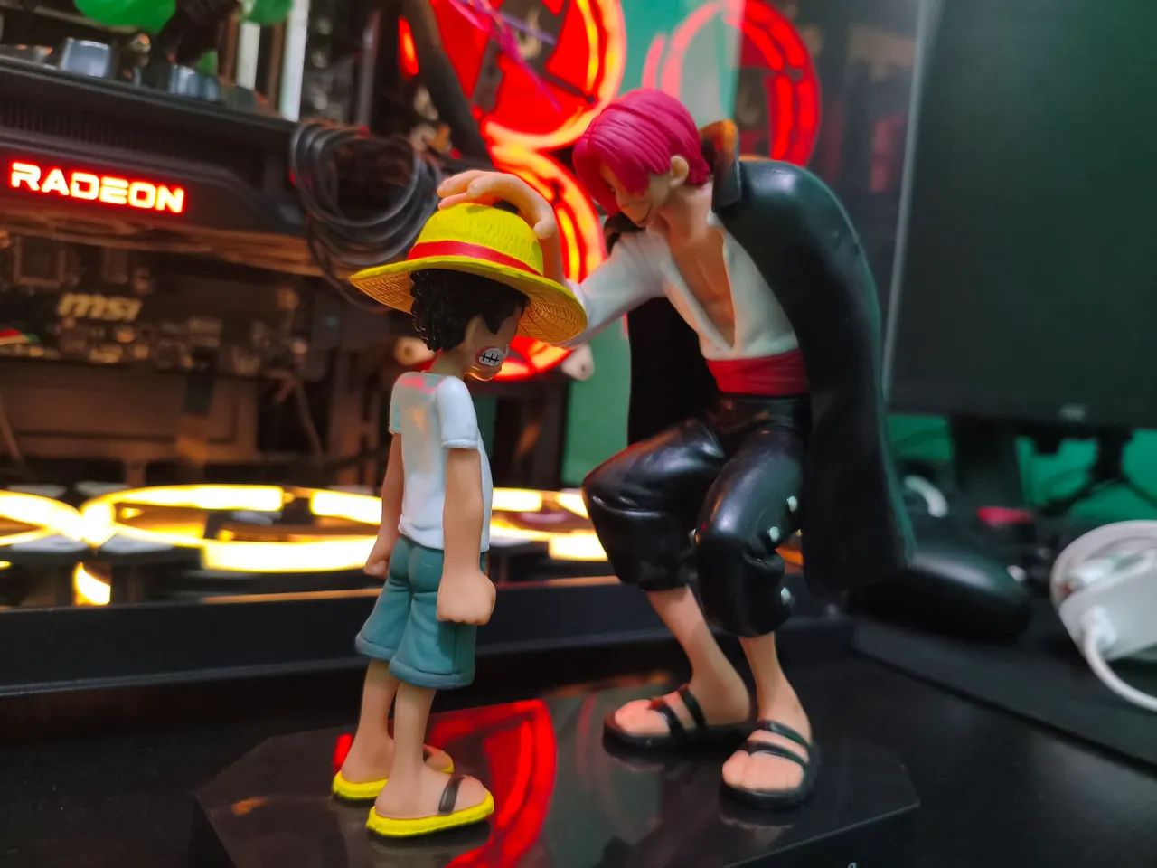 Action figure do Luffy e shanks - Foto 5