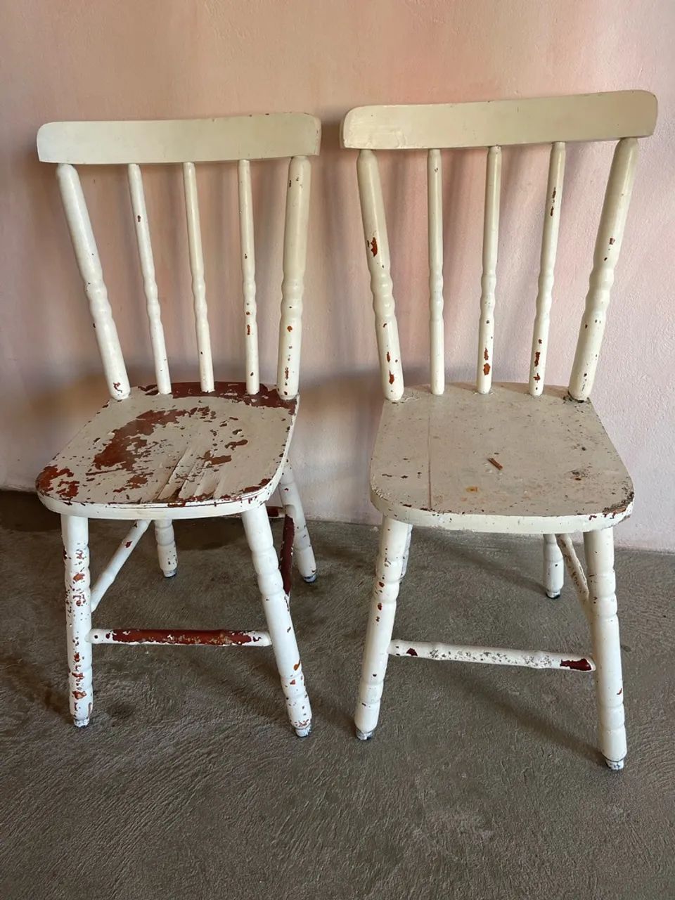2 cadeiras de madeira