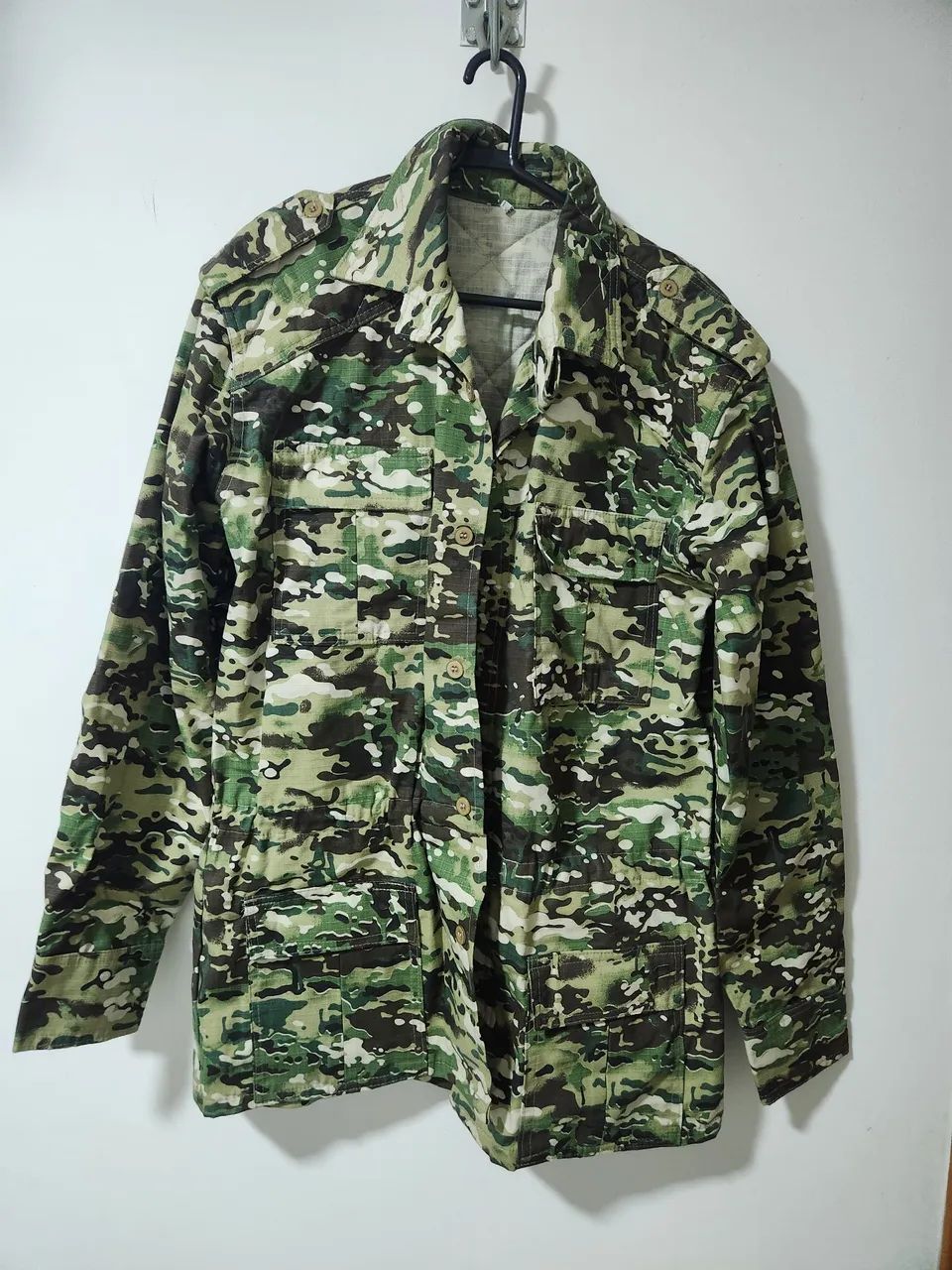 Jaqueta camuflada tamanho 48 (nova)
