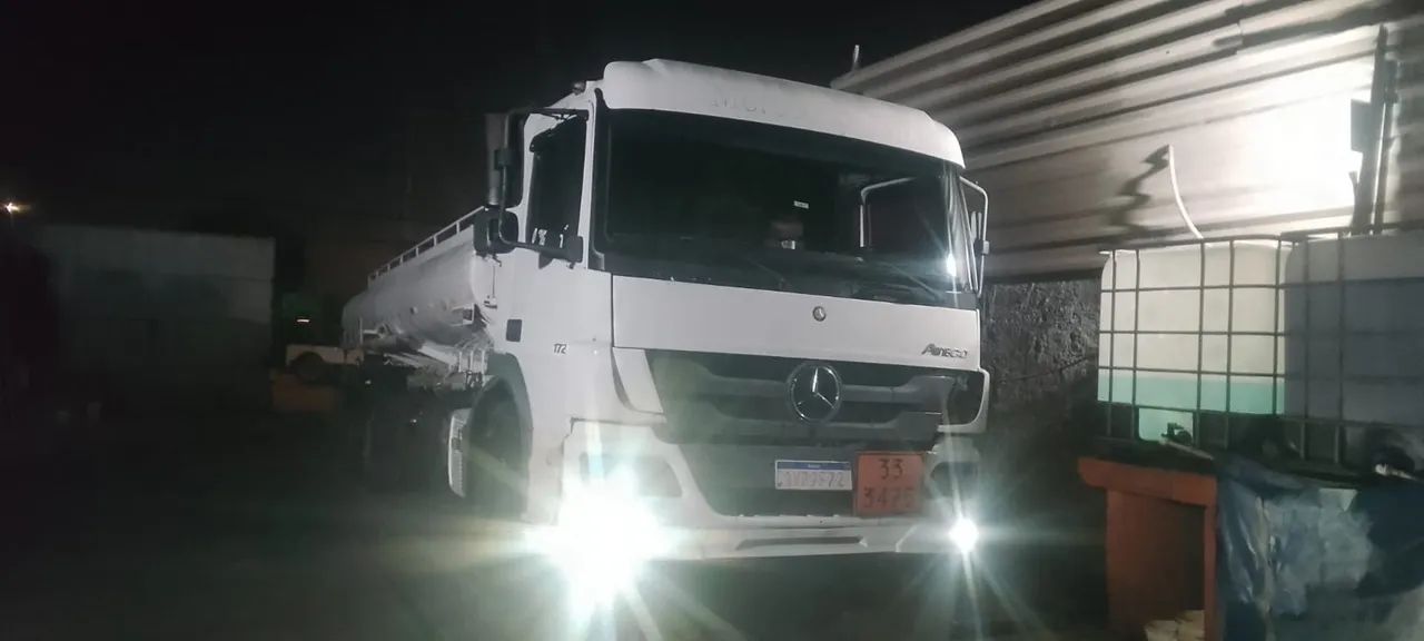 Atego no tanque 