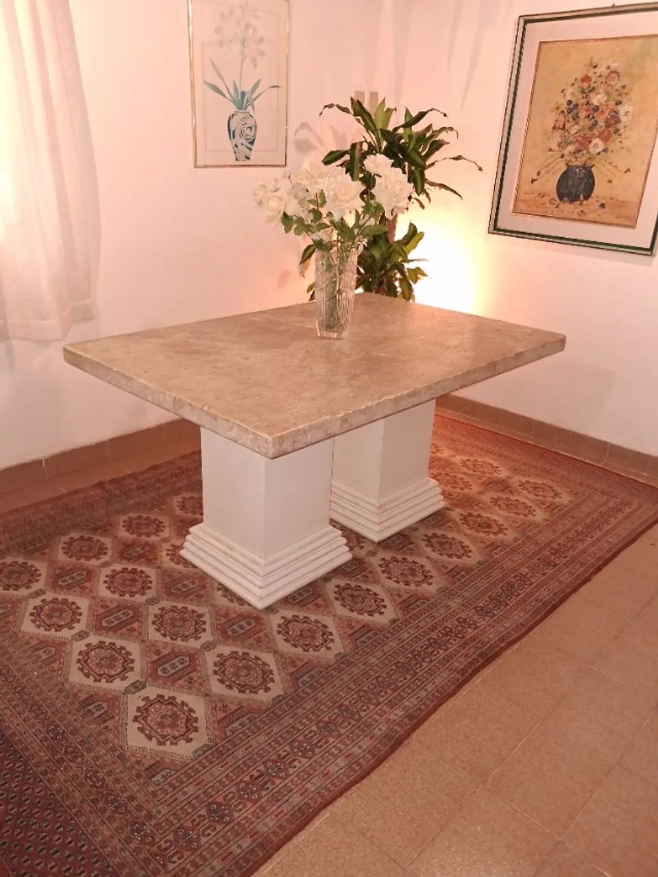 MESA DE JANTAR TAMPO EM MARMORE