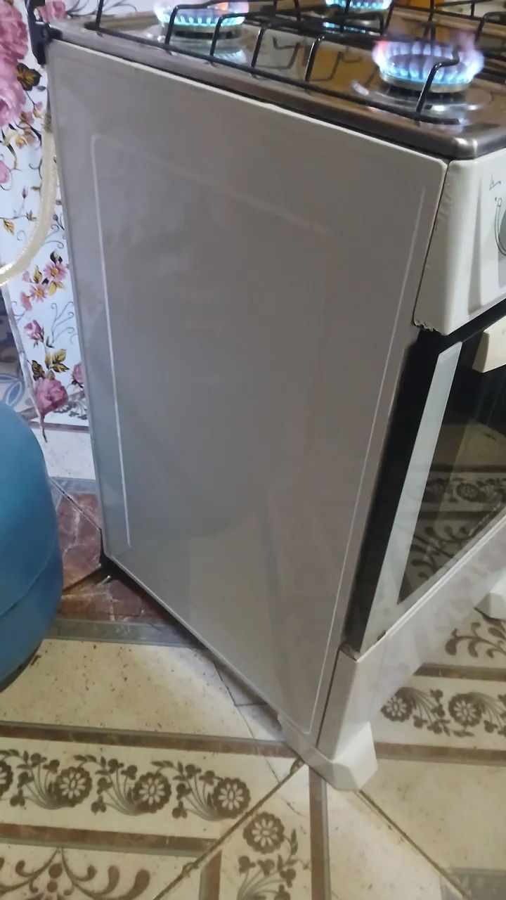 Vende-se fogão atlas funcionando perfeitamente as 4 bocas eo forno - Foto 2