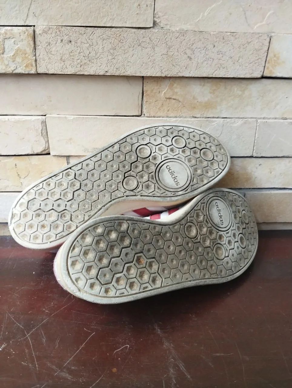 Tênis Adidas tamanho 41 - Foto 2