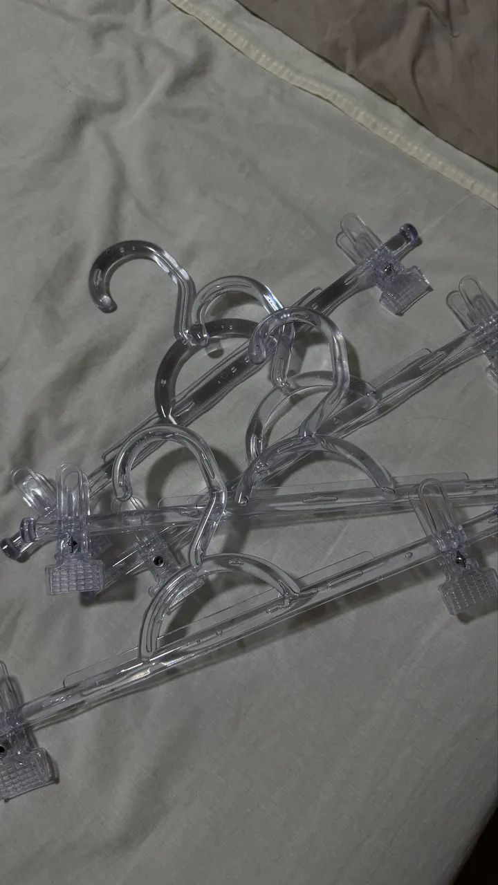 Cabides de presilha em acrílico (Kit com 12)