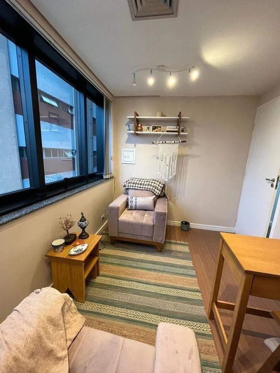 Sala Comercial á venda no Jardim Paulista com mobília e 1 vaga de garagem e - Foto 2