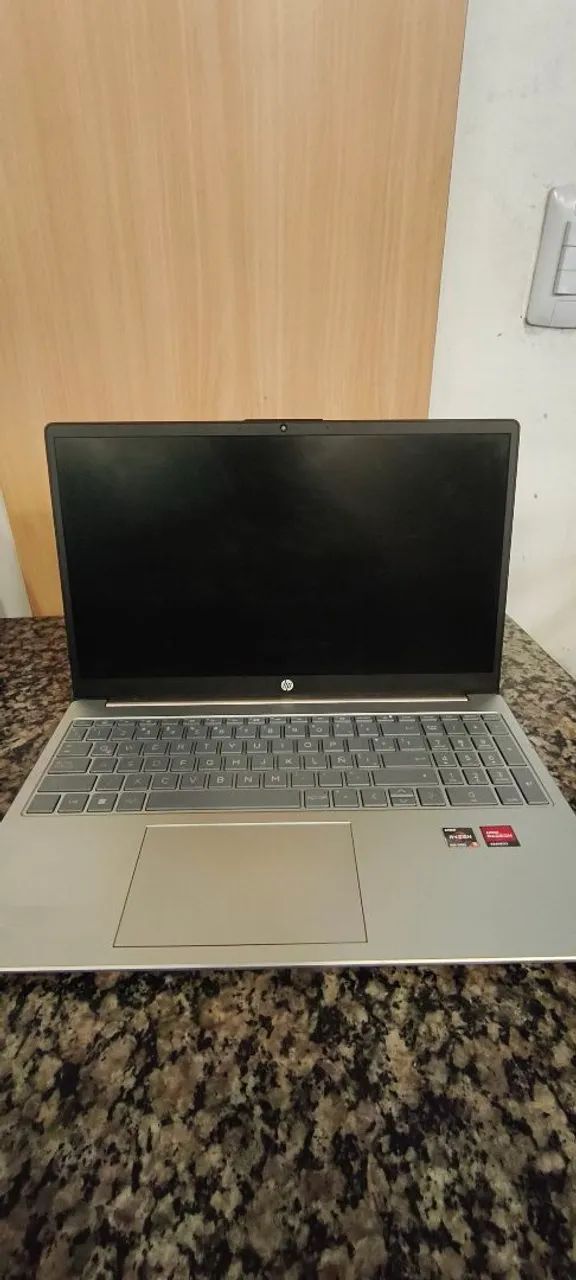 Notebook HP Ryzen 3 7320U 8GB SSD 256GB  - Foto 2