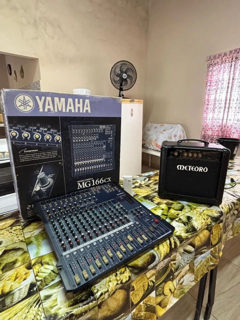 Mesa de Som Yamaha CX166 USB - Equipamentos e Acessórios de Som