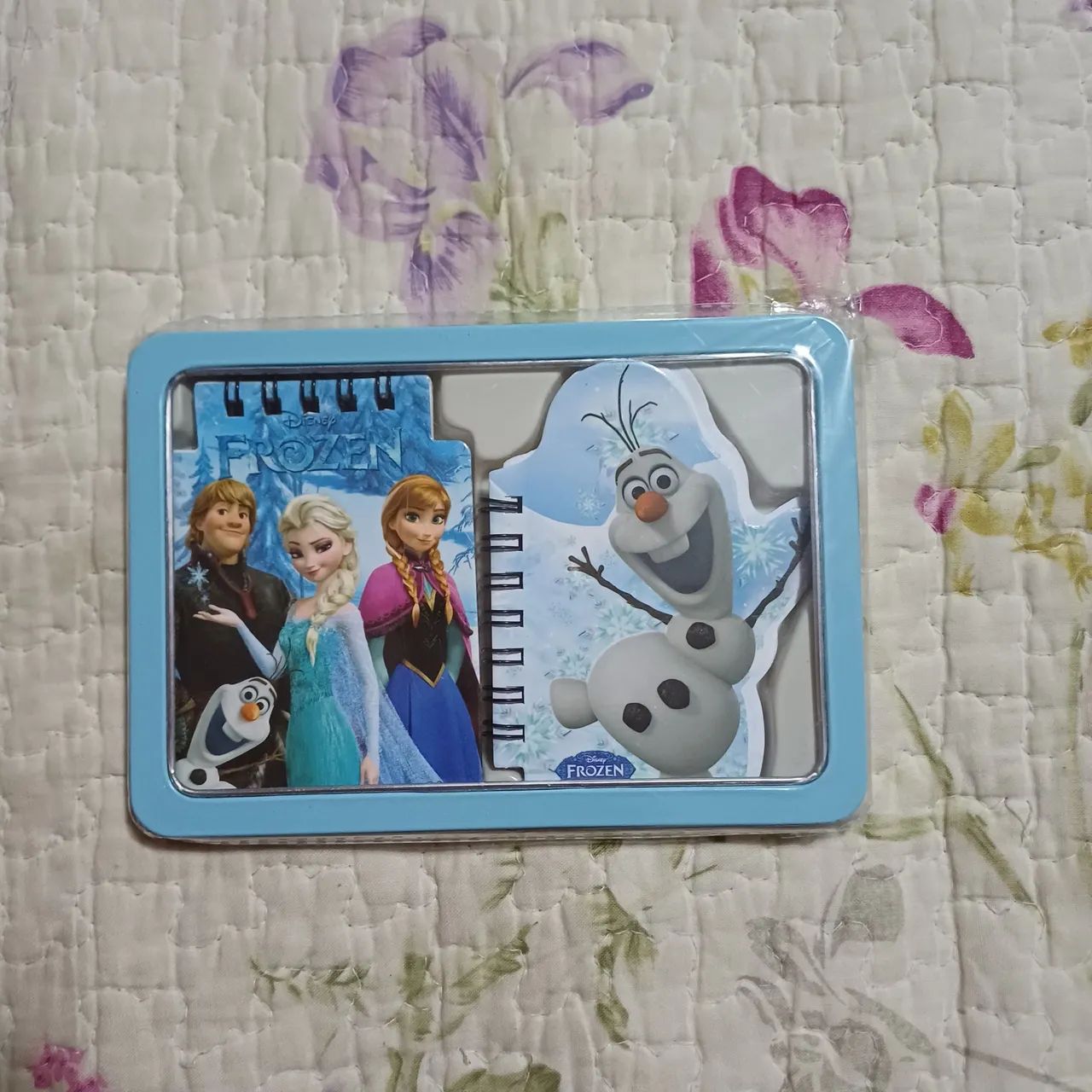 Kit Frozen bloco de notas, porta moeda e necessaire - Foto 5