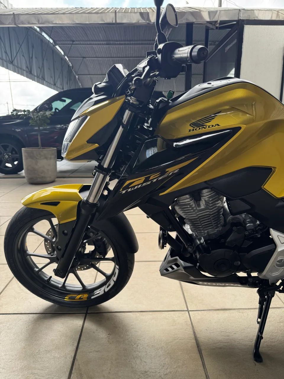 CB TWISTER ABS 300F 2024 - Foto 4