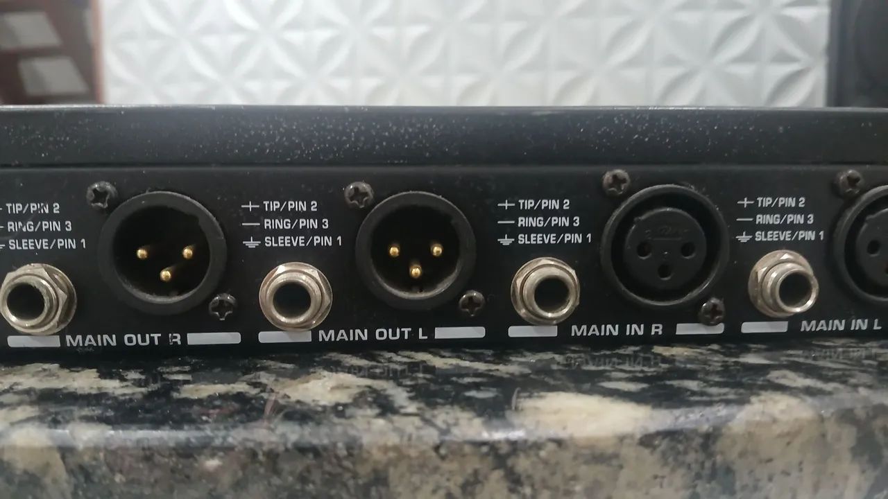 Amplificador de fone Behringer. - Foto 4