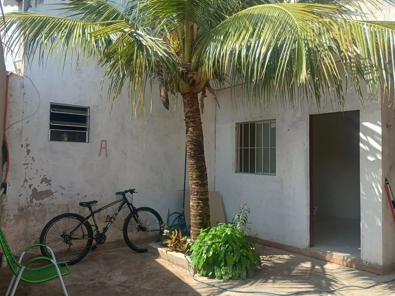 ALUGO CASA 