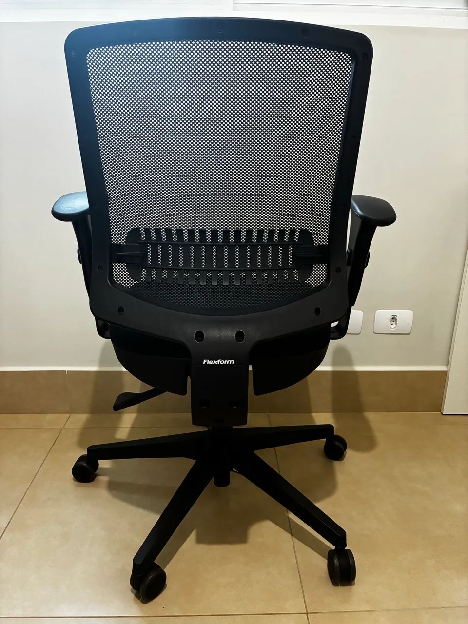 Cadeira Ergonômica Flexform Uni All Black - Excelente Estado - Foto 2