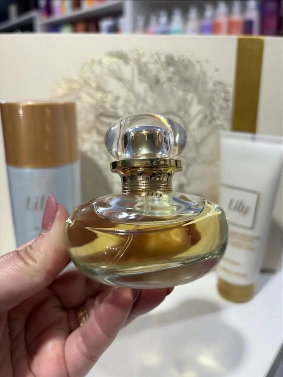 Kit Lily perfumado o Boticário para presentear com estilo e elegância  - Foto 4