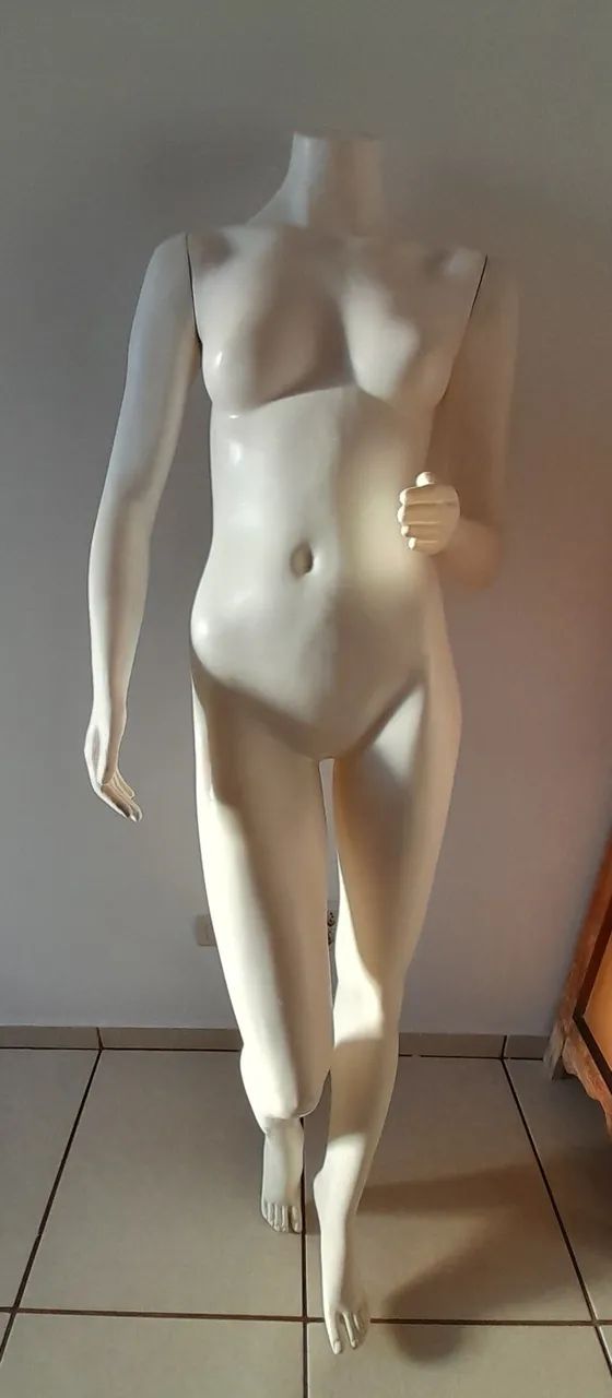Manequim feminino ótimo estado - Foto 2