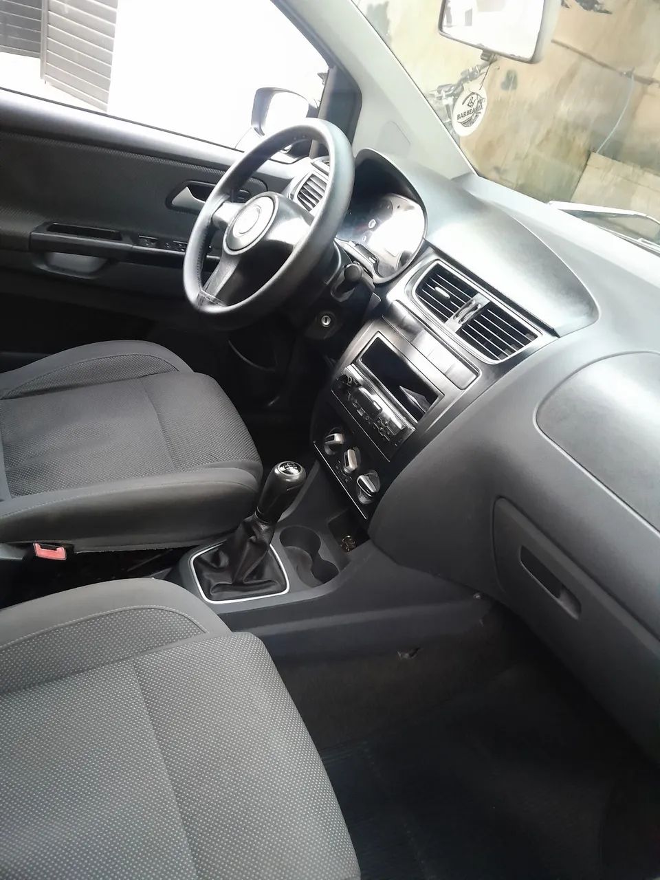 Volkswagen Fox 1.6 MI Total Flex 8V 5P 2011 - Foto 2