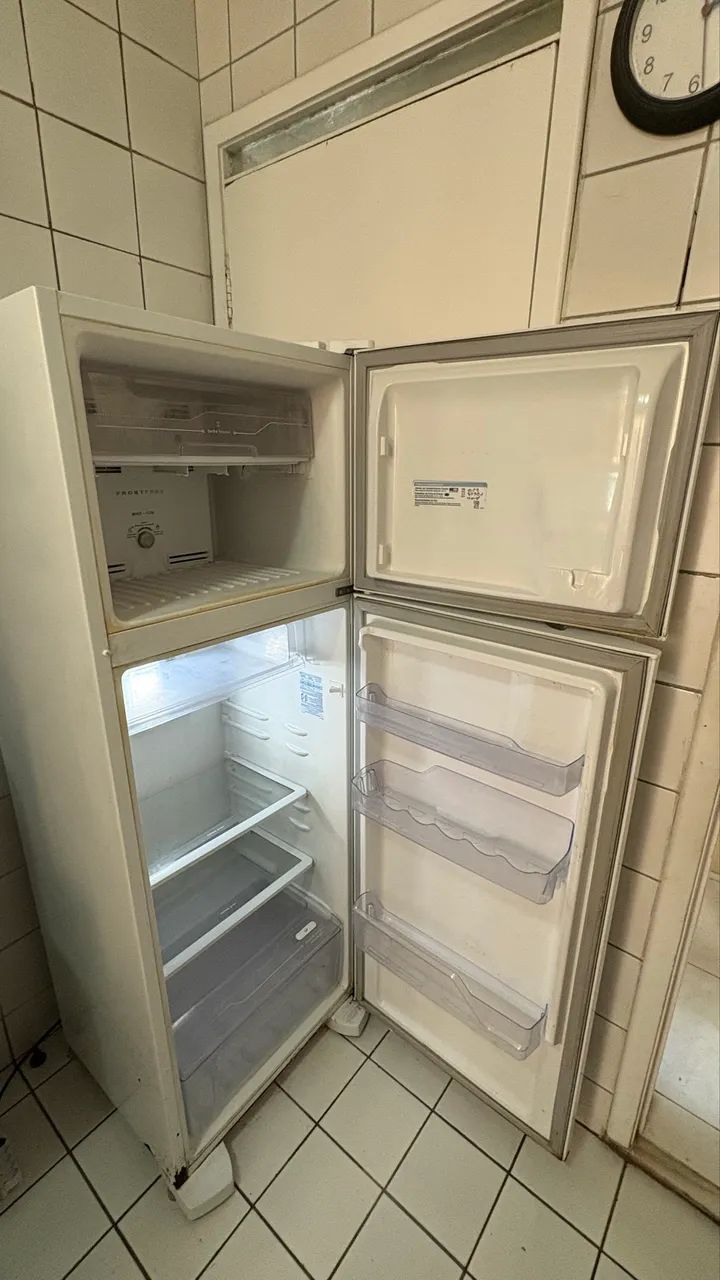 Geladeira Electrolux (310L)470078063871928323