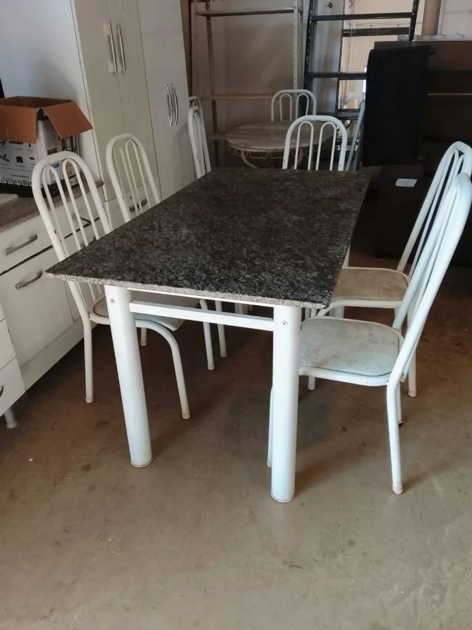 Mesa com cinco cadeiras USADAS ENTREGA dentro de Uberlândia MG 