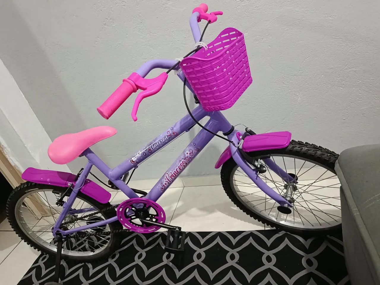 Bicicleta semi nova aro 20 - Foto 3