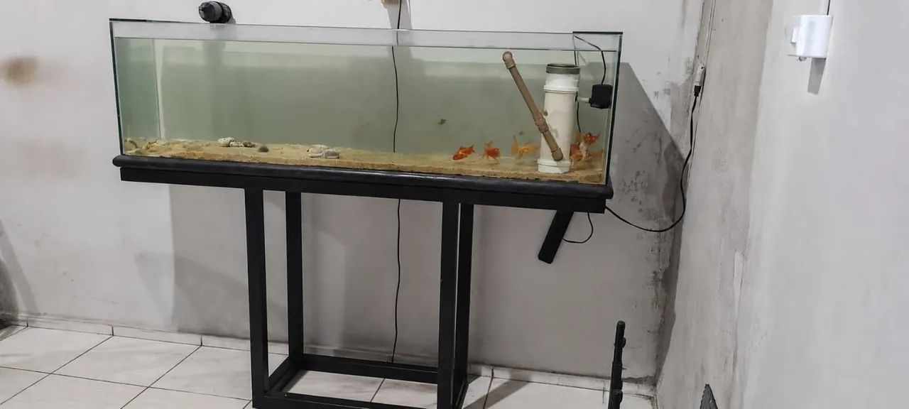 Aquário com movel de metalon