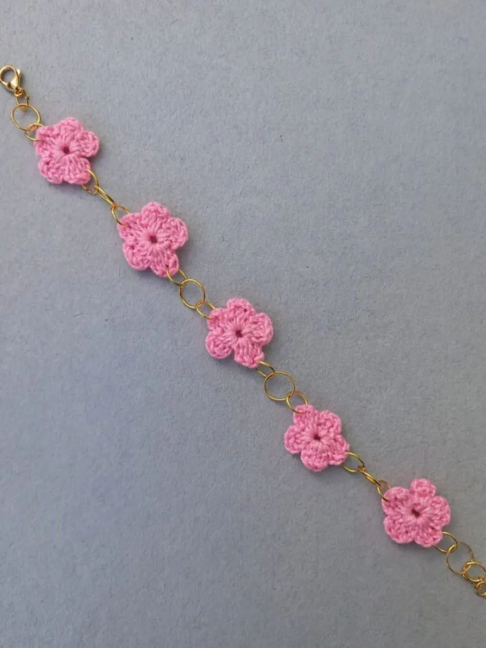 Pulseira Flores de Crochê - Foto 3