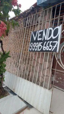 Grande com portão social 