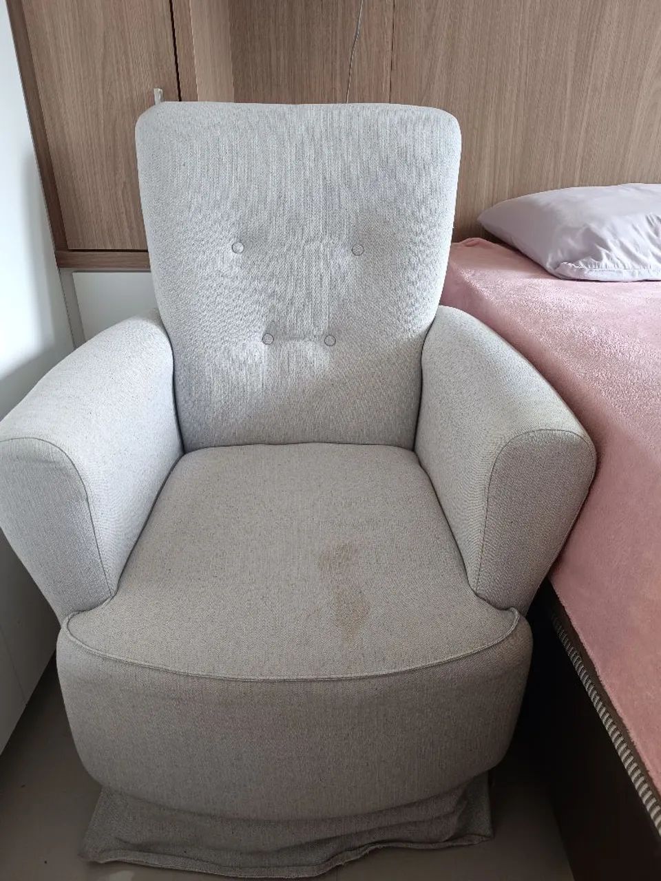 Vendo cômoda e poltrona de amamentação - Foto 2