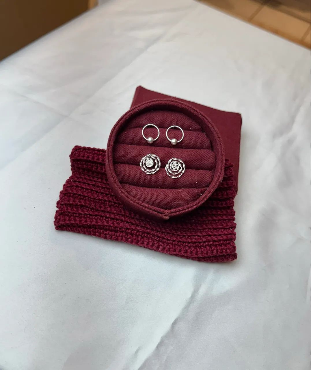Brincos em Prata 925 com Zircônias e Pendente