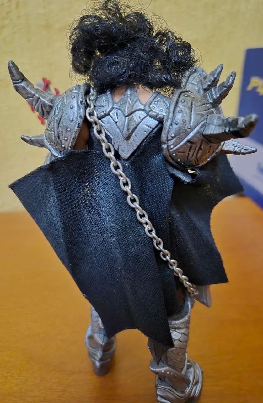 Figura Gene Simmons Kiss McFarlane com detalhe! - Foto 3
