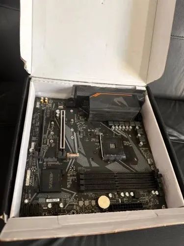 PLACA MÃE AM4 B550M AORUS ELITE - Foto 2