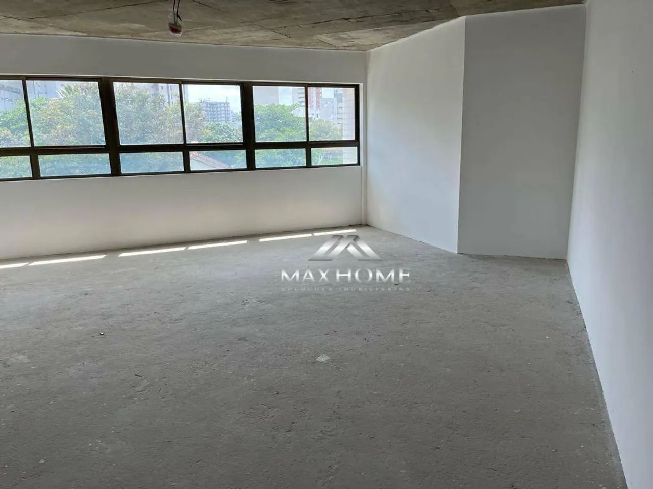 Vendo sala comerical com 47 m² no melhor trecho das Graças.