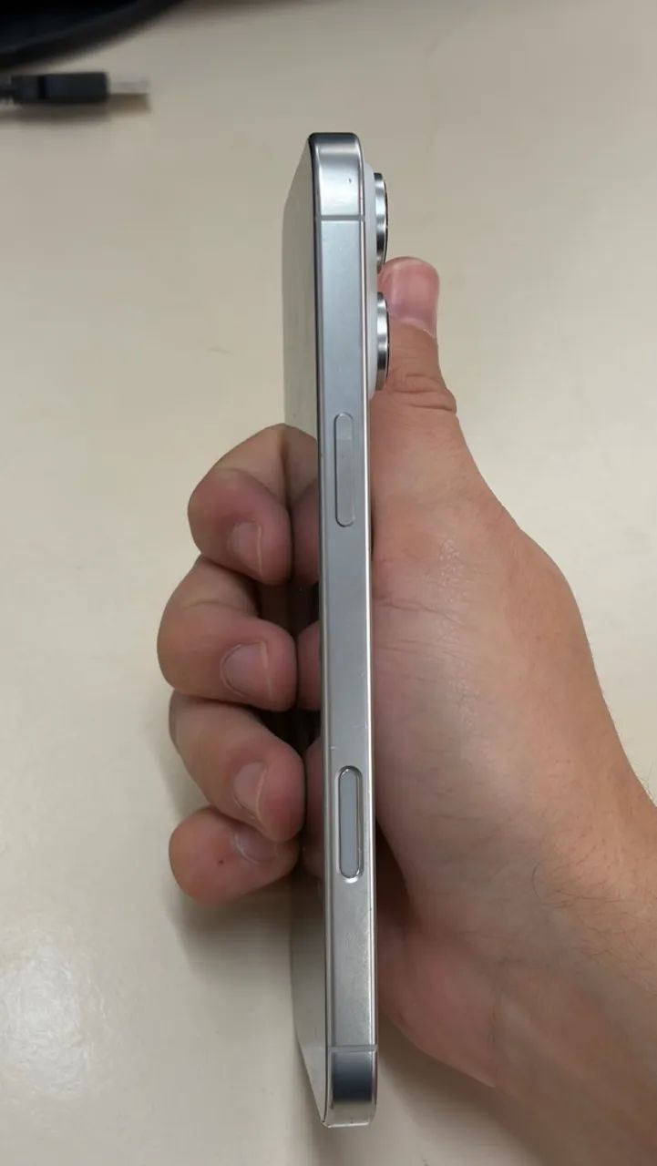 iPhone 16 Pro Max Branco ? 100% de bateria - Foto 3