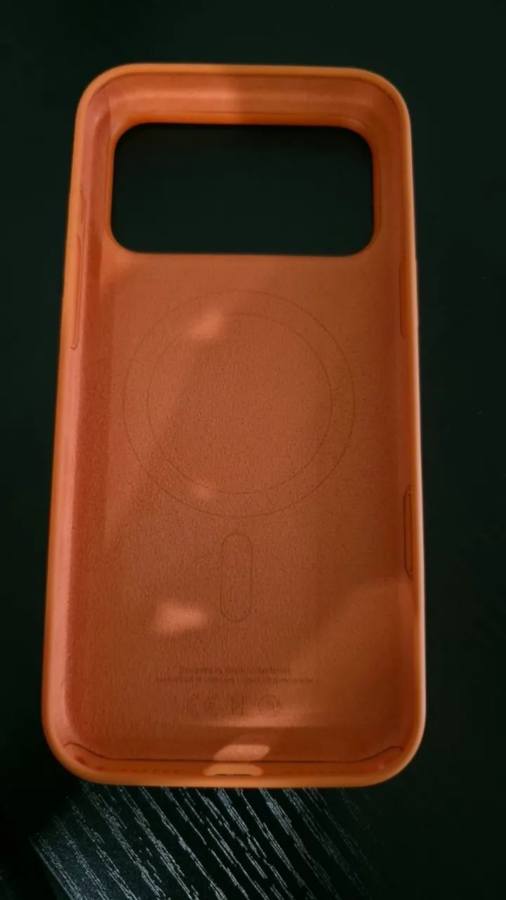 Capa de silicone com MagSafe para iPhone 17 Pro Max - Laranja - Foto 2