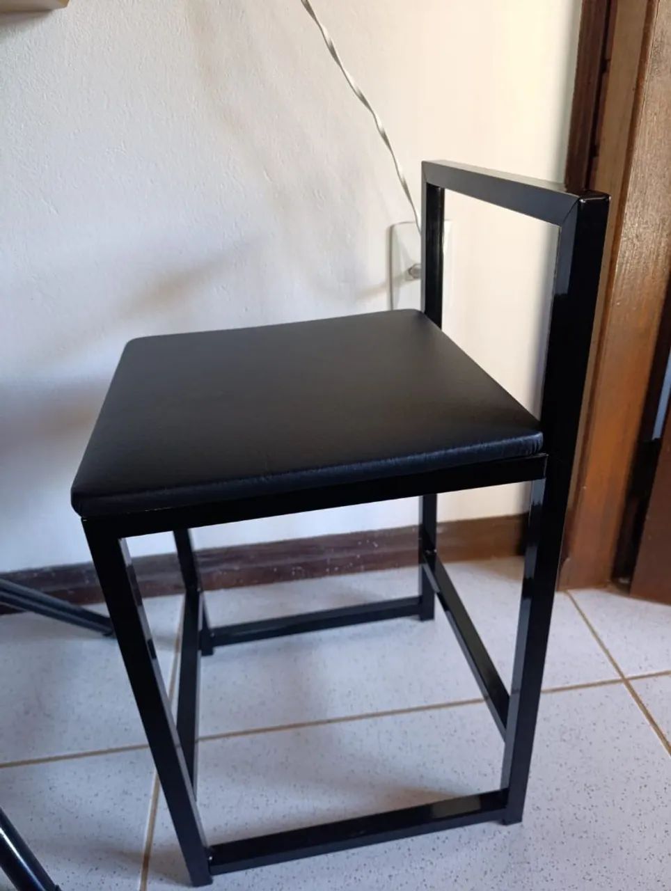 Jogo de Mesa e Bancos  - Foto 5