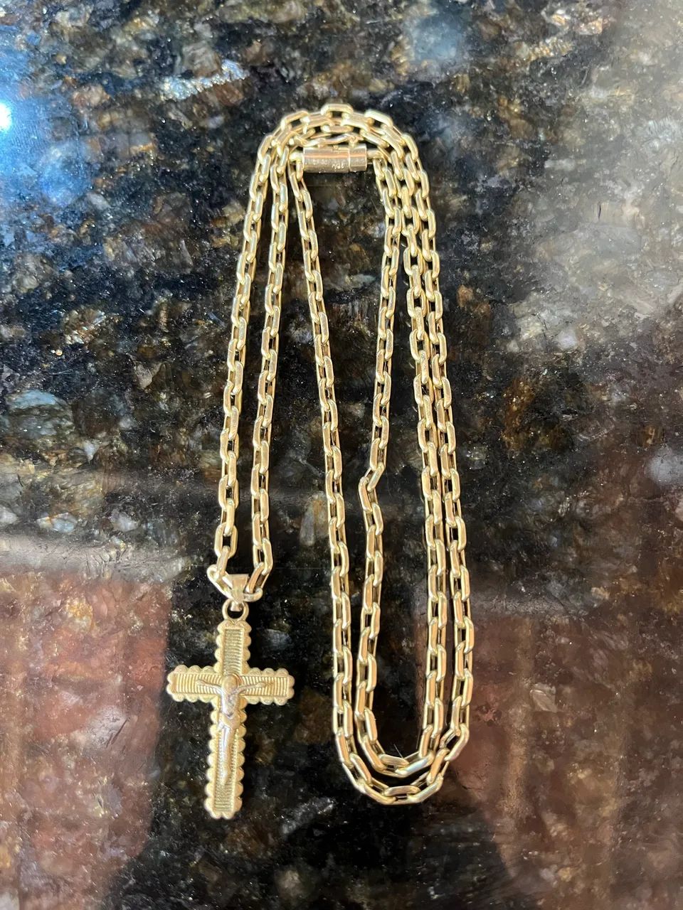 Corrente de Ouro 18k modelo cadeado com pingente 
