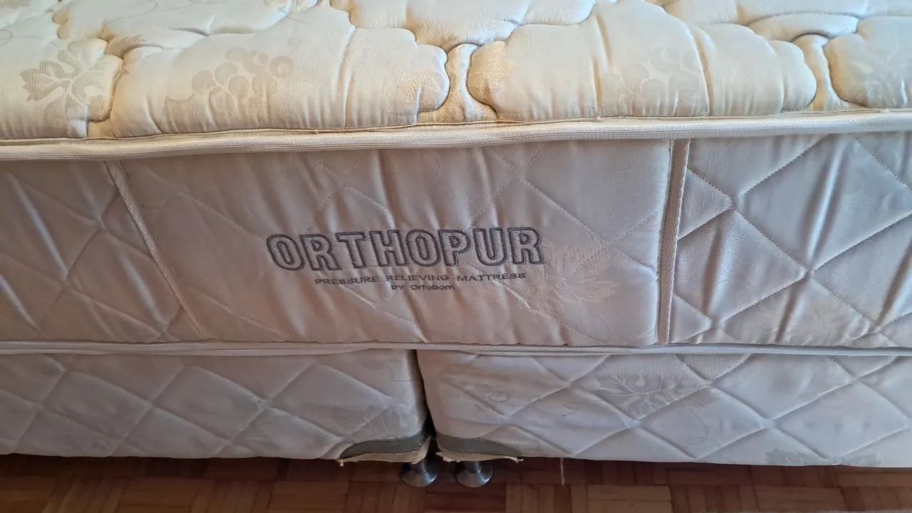 Cama Queen com molas ensacadas 