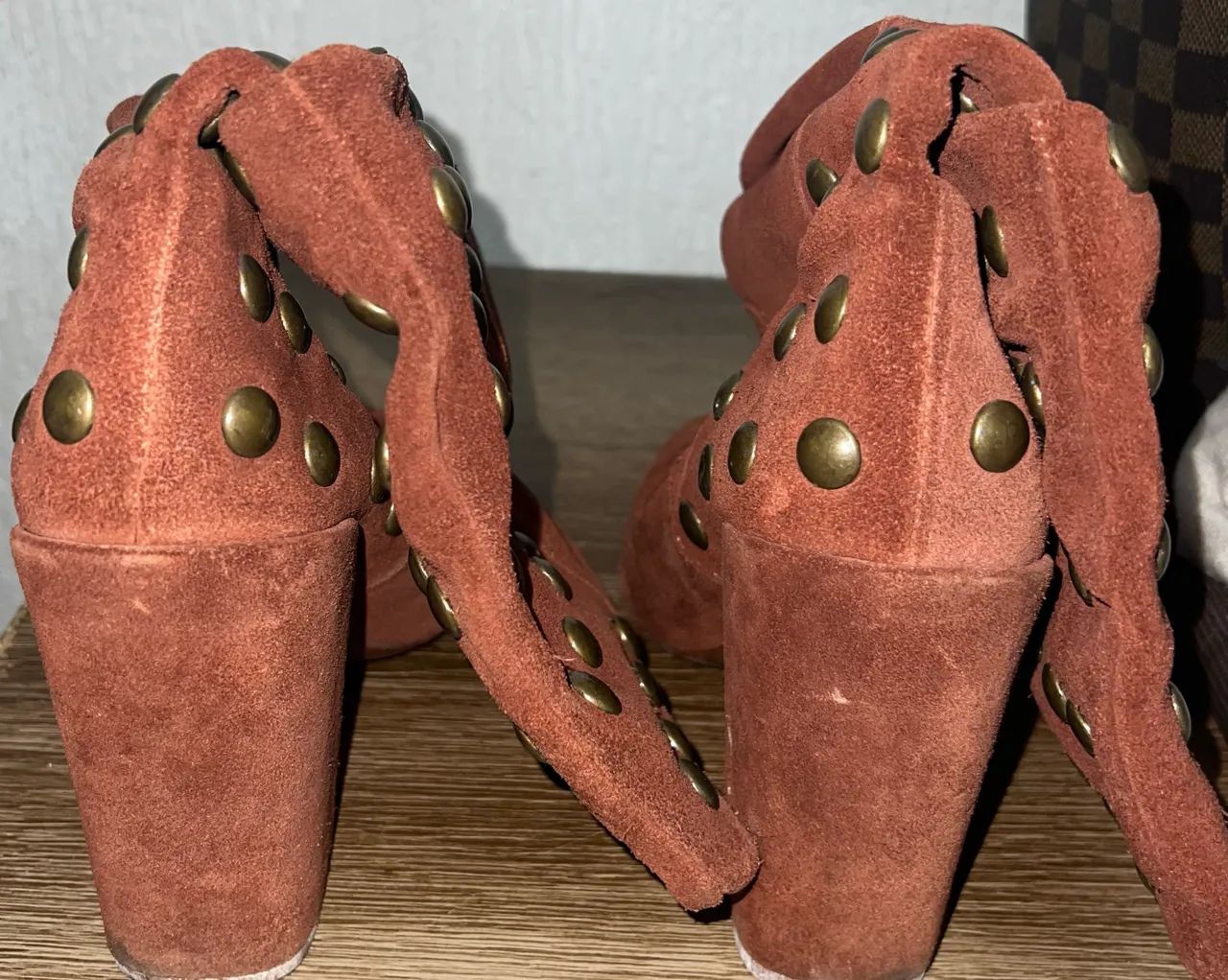 Bota Schütz seminova tamanho 37  - Foto 5