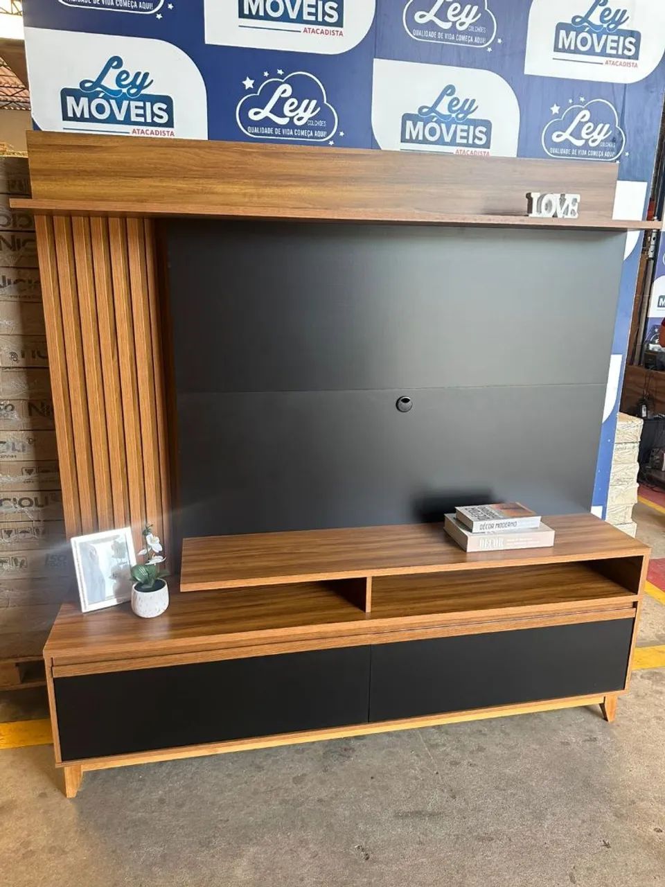 Home NT 1400 C/Detalhe Ripado e LED para TV's até 60 Polegadas Larg. 1.83m 