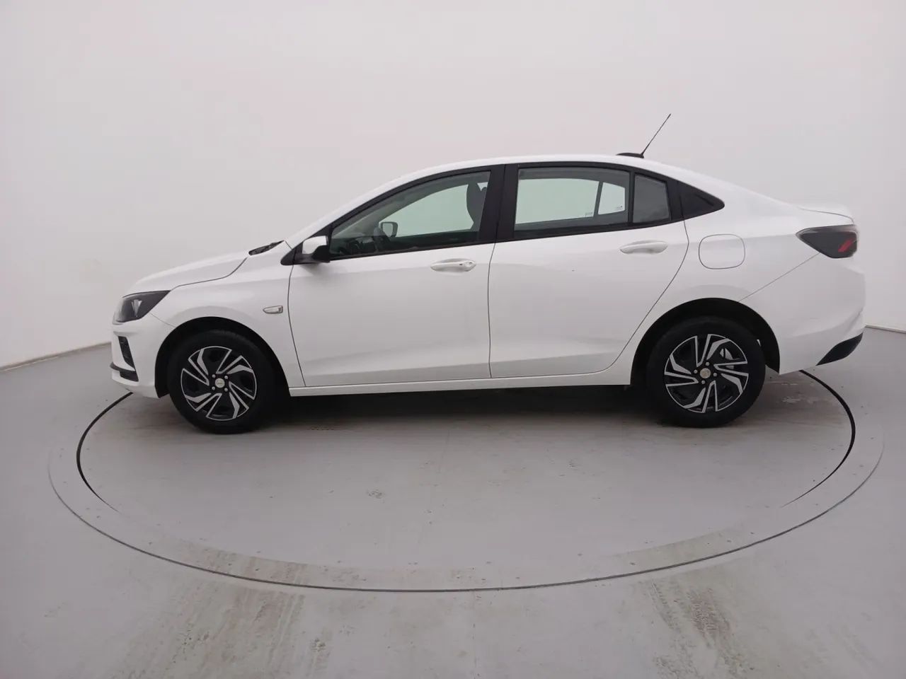 Chevrolet Onix Activ 1.4 8V Flex Aut. 4P, foto 2 de 18