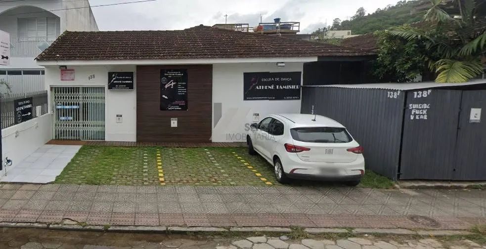 Casa comercial para locação no corrego grande
