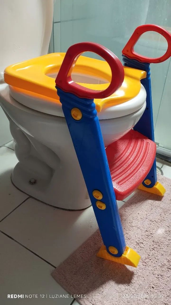 Assento redutor com escada em excelente estado  - Foto 2