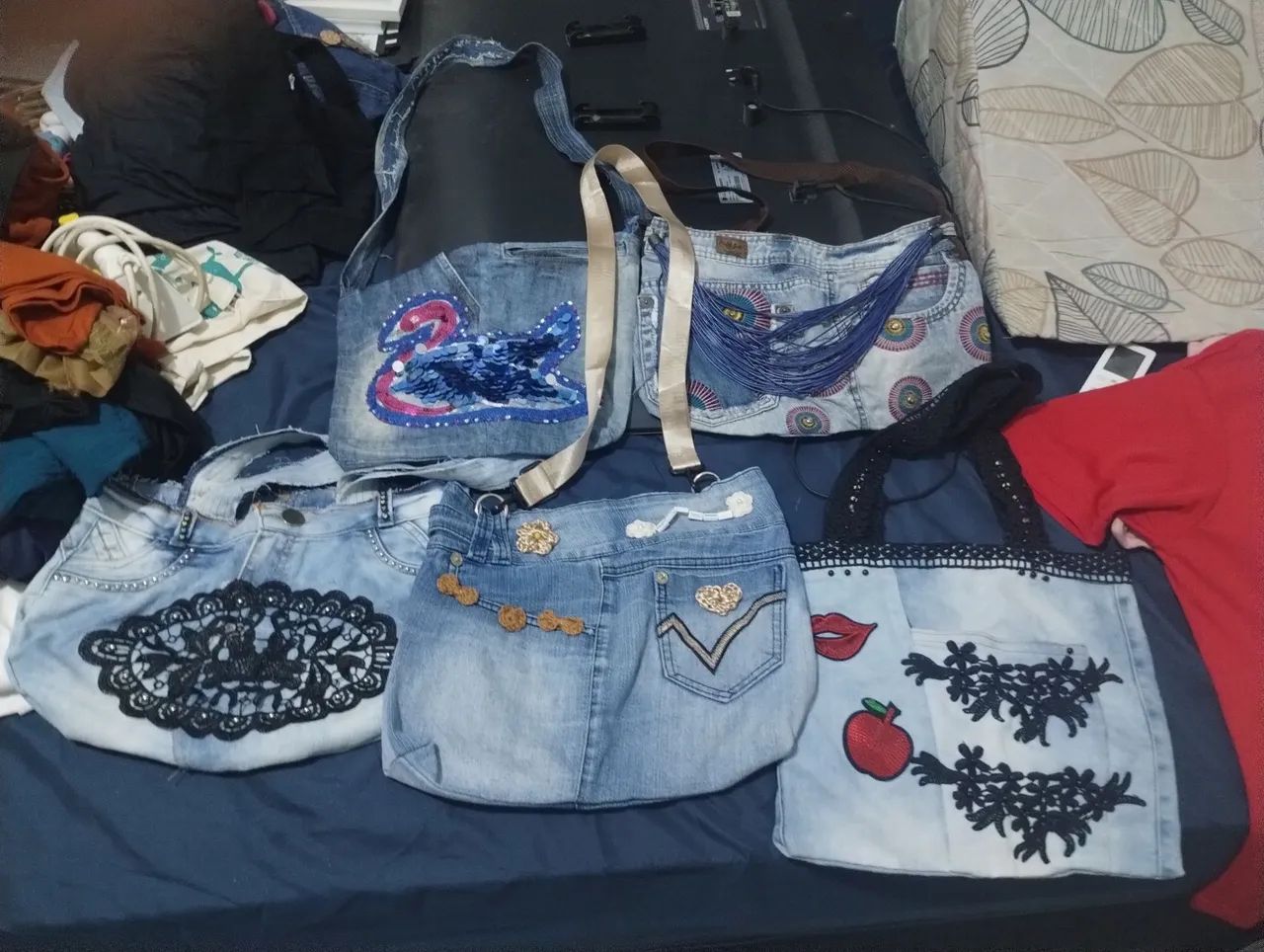 Lote de bolsas e roupas  - Foto 3