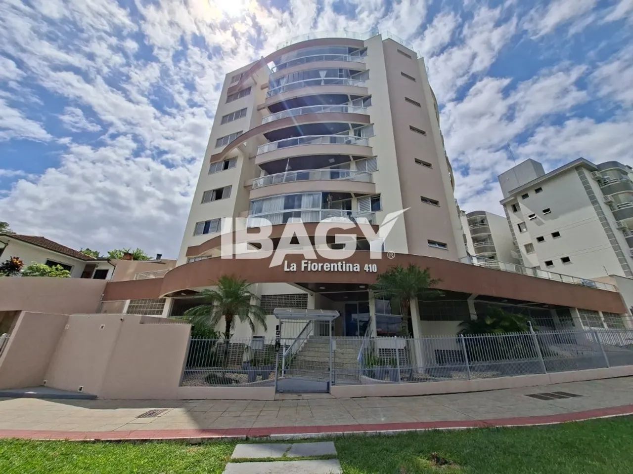Excelente Apartamento 3 dormitório(s) em Itaguaçu - Florianópolis