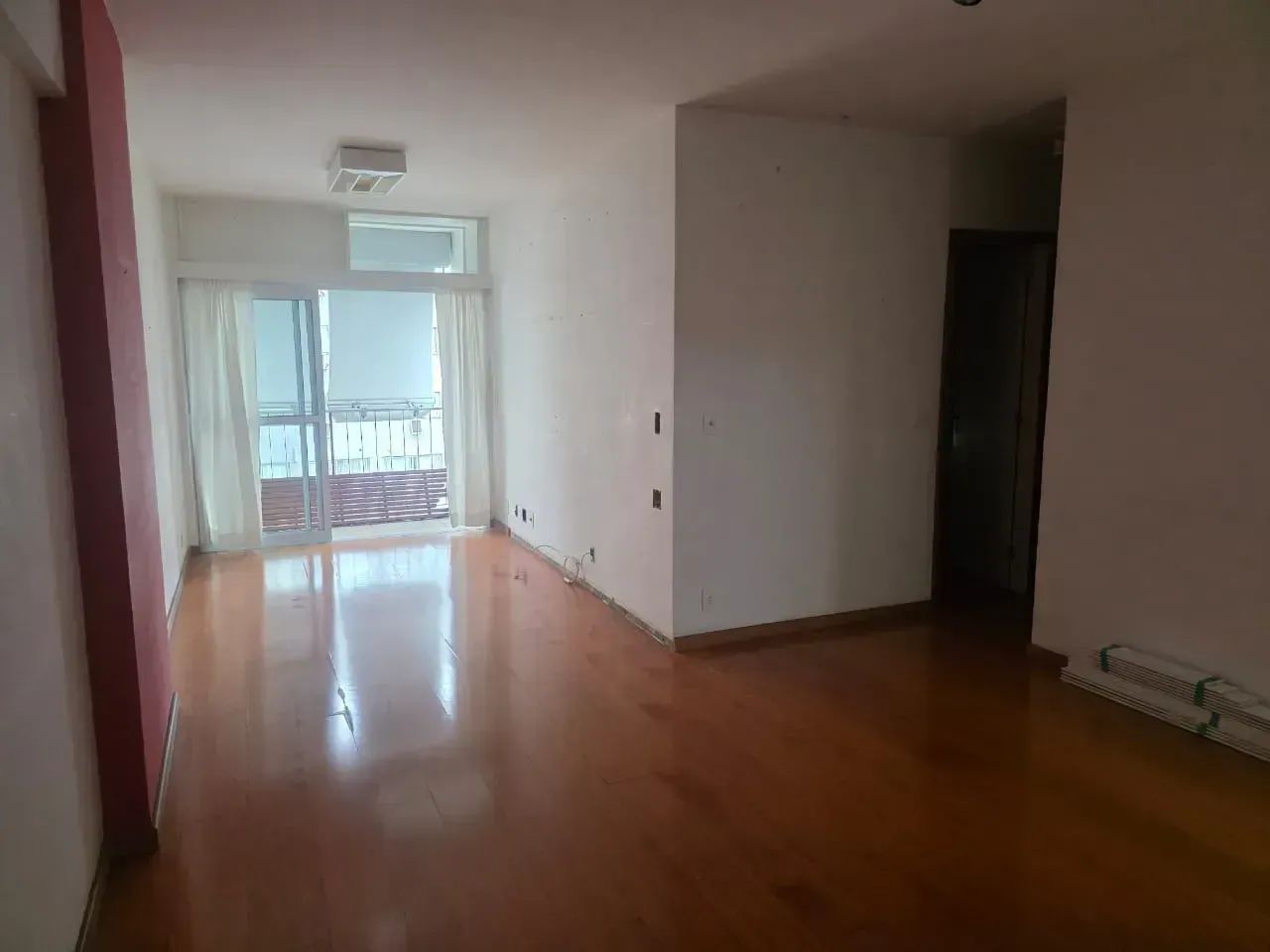 Imóvel para venda possui 70 mts2, com  quarto e sala c/ dependencia   e garagem no Flameng - Foto 2