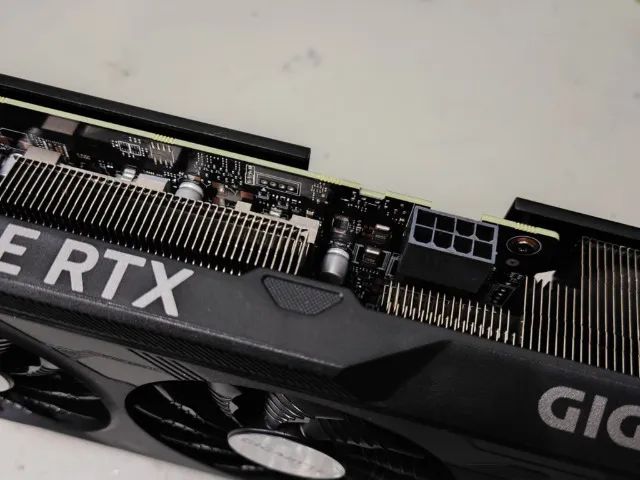 RTX 4070 Windforce 12GB zerada pego placa inferior e volta - Foto 2